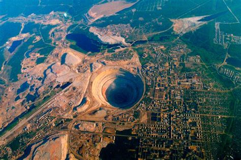 Алмазный карьер Мир в Якутии: описание, фото