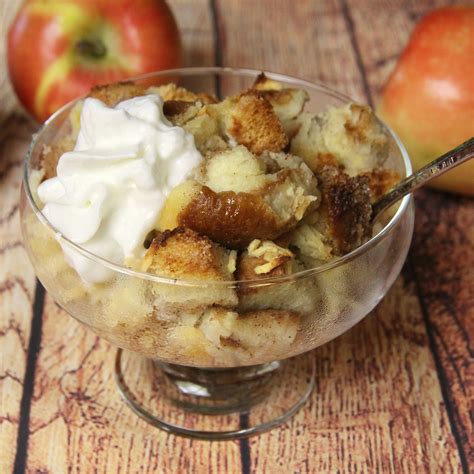 Easy Apple-Cinnamon Bread Pudding Recipe