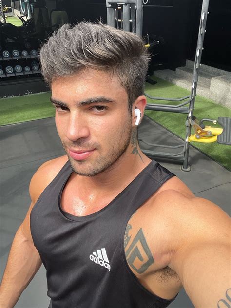 Daniel Montoya Nudes