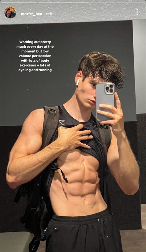 110 °•°Mirror selfies°•° ideas | mirror selfie, mirror, emma ...