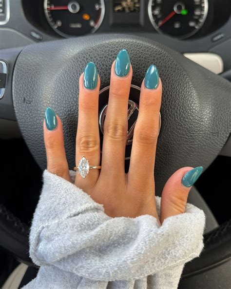 𝐌𝐚𝐝𝐞𝐥𝐲𝐧𝐧𝐞 𝐑𝐨𝐨𝐭 (@maddy.root) • Instagram profile | Nail colors, Nail ...