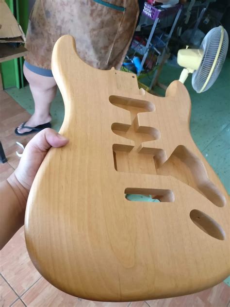 Alder Guitar Body | Guitar Tonewoods Guide - SDNA