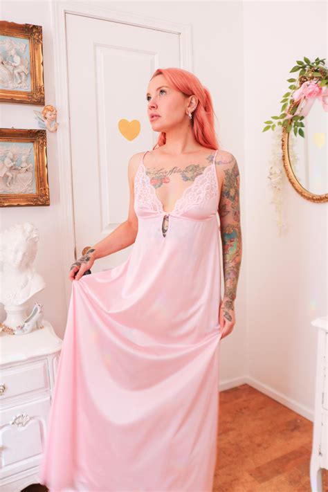 Vintage 1970s Flair Pastel Bubble Gum Pink Floor Length Nightgown ...
