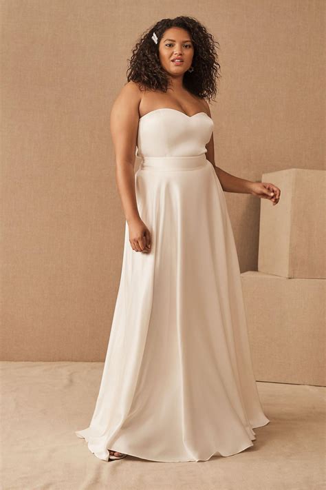 Plus size courthouse wedding dress 60 photos - Vianawedding.com