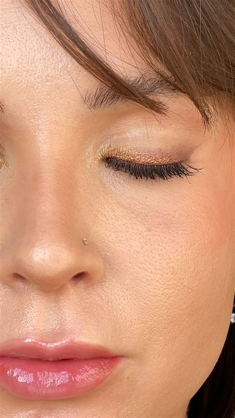 10 Best Makeup Tips To Make Hazel Eyes Pop | Hazel eyes hair color, Hazel eyes, Blonde hair for ...