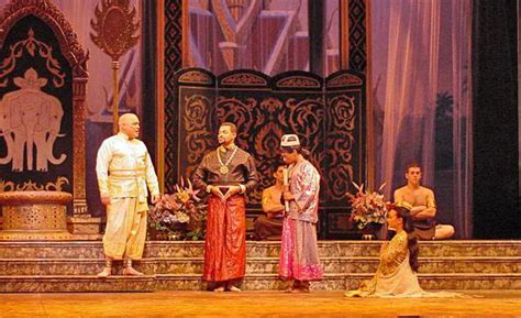 Художник-декоратор в театре. Изготовление декораций для сцены
