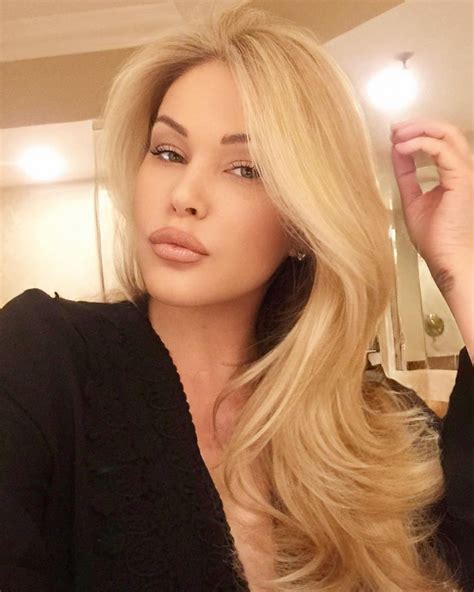 Shanna Moakler 'sick' of the Kardashians, isn't speaking to Travis Barker