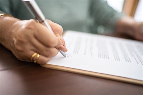 How to Choose a Spiritual Finance Advisor in Germany