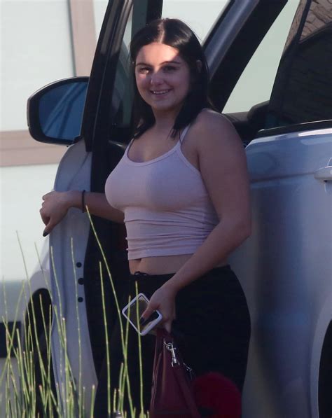 Ariel Winter : r/CelebrityBelly