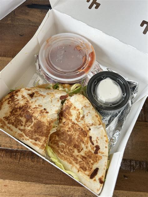 REVIEW: Taco Roos, your next Taco Tuesday spot – The Seahawk