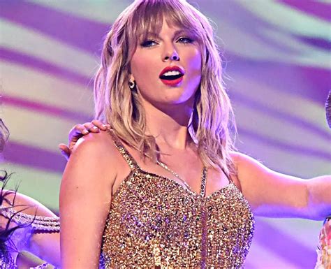 Taylor Swift Once Attacked a KKK Confederate Statue