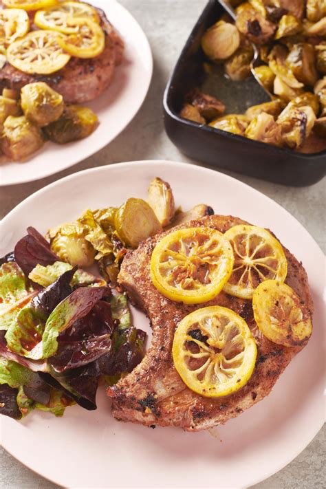 Easy Spanish Pork Chops Recipe — The Mom 100