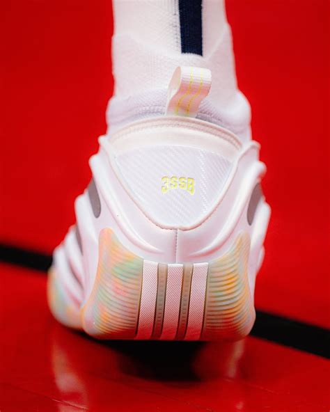 選手實著 / 大鬍子本人親自曝光 adidas Harden Vol. 9 ‘3SSB’ 現身 - KENLU.net