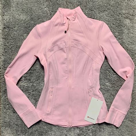Nike Pink Jacket 😍 | Roupas nike, Roupas estilosas, Roupas