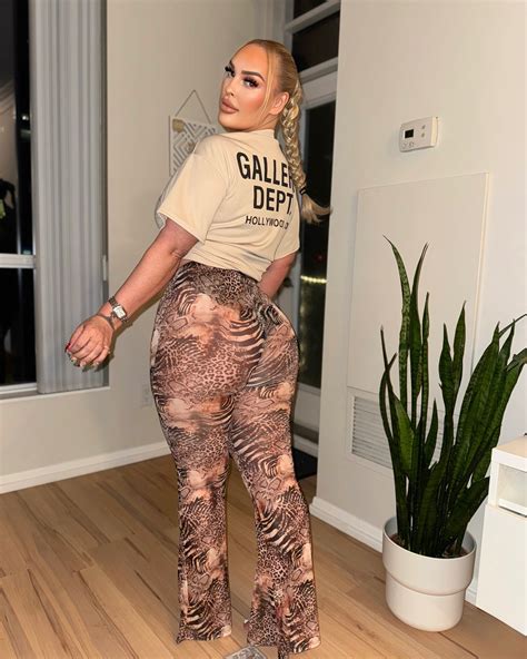 Sara Allaby (@shoppingbagsara) • Instagram photos and videos