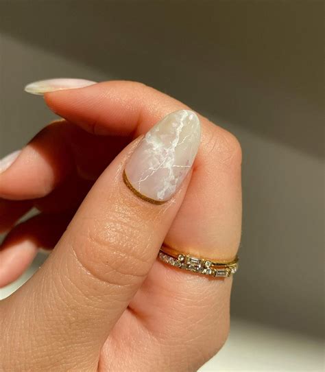 32 Chic Marble Nail Designs to Bring to the Salon | Who What Wear