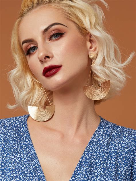 Ad: 1pair Laser Cut Fan Link Dangle Earrings. Tags: Texture Metal, 100% ...