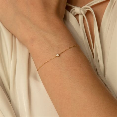 Diamond Bezel Bracelet | Simple & Dainty