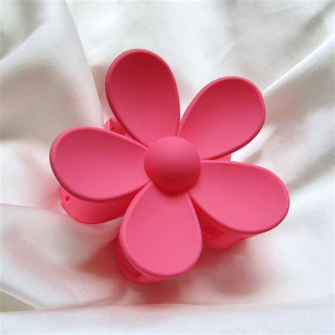 Hot Pink Posy Claw Clip | Pink flower hair clip, Pink hair accessories ...