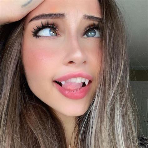 TW Pornstars - 1 pic. Sunny Ray. Twitter. oof i slipped in my tub >.