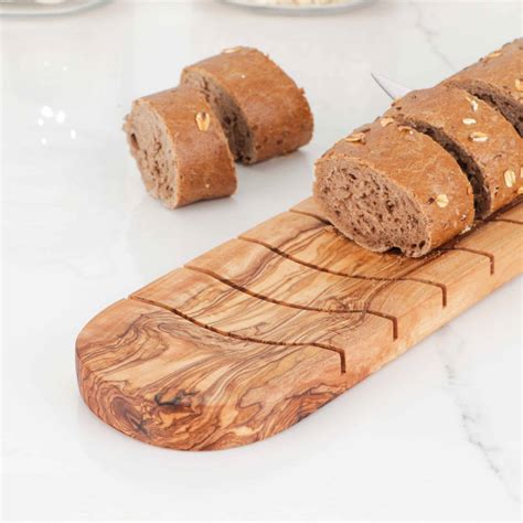 Handmade Olive Wooden Bread Board - Artisraw