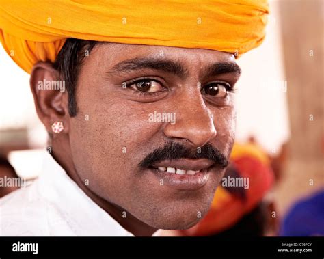 India indian man men hi-res stock photography and images - Alamy