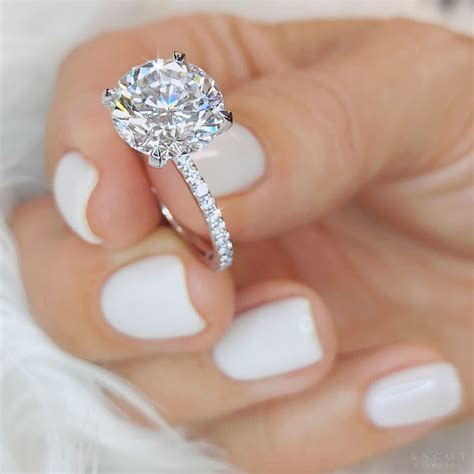 Round cut wedding rings 60 photos - Astyledwedding.com