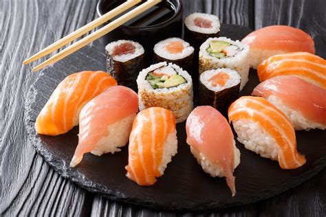 Sushi vs. Sashimi – What's the Difference Between Sushi and Sashimi