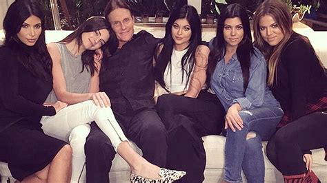 Nach dem Outing: Bruce Jenners Familie steht hinter ihm! | Promiflash.de