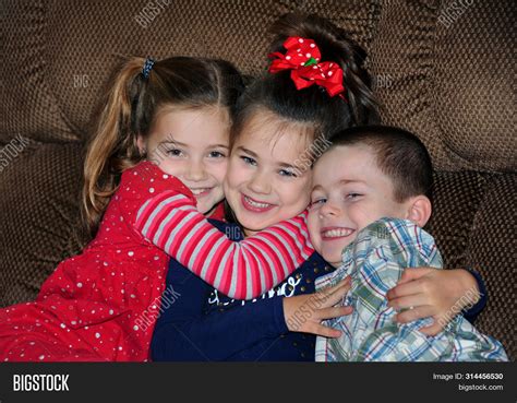 2 Sisters Hugging