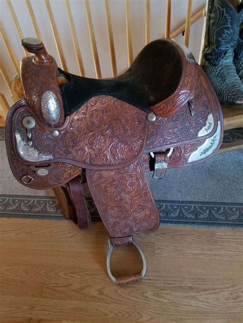 Circle Y show saddle 16+inch seat wide gullet prettty