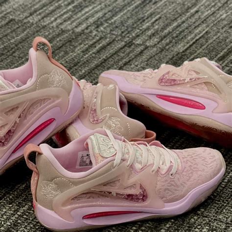 KD15 AUNT PEARL, Men's Fashion, Footwear, Sneakers on Carousell