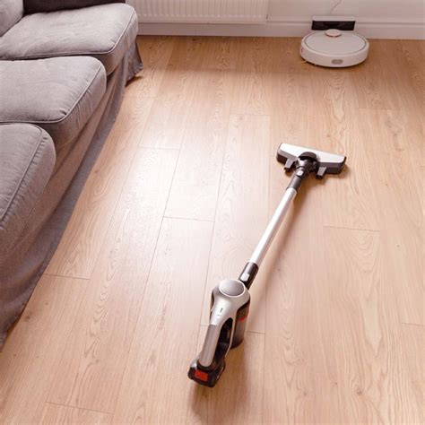 5 Ways to Choose the Best Pet Flooring and Care for It