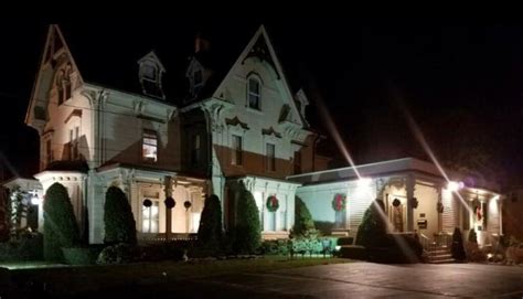 Magoun-Biggins Funeral Home - Rockland MA : r/FuneralHomePorn