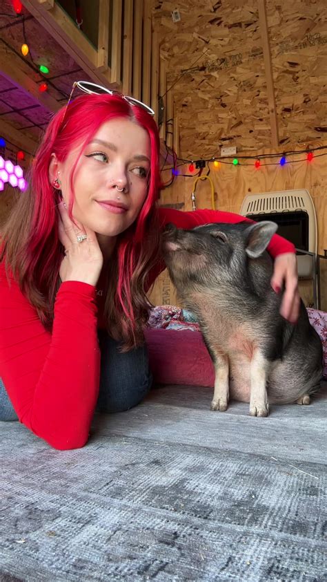 Destiny (@queen_egirll27) - Urlebird