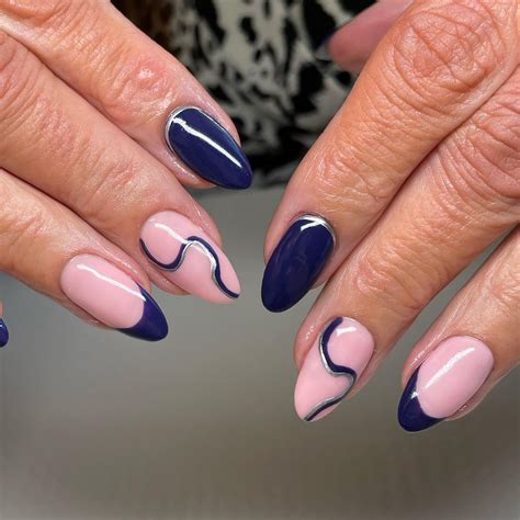 15 Stunning Navy Blue Nail Ideas - Mockup Hunt