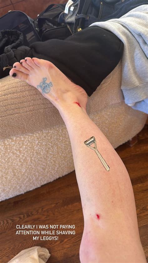 The best Kelly Osbourne feet pictures 🤩