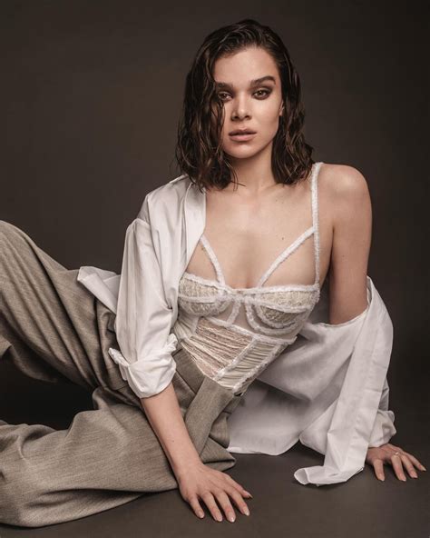 Hailee Steinfeld Graces Esquire Mexico Madrch 2025 • CelebMafia