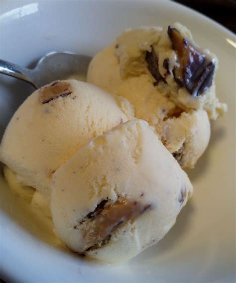 Recreation (attempted) of Homer Hudson's Hoboken Crunch : r/icecreamery