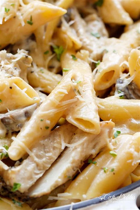 Creamy Garlic Parmesan Chicken Alfredo - Cafe Delites