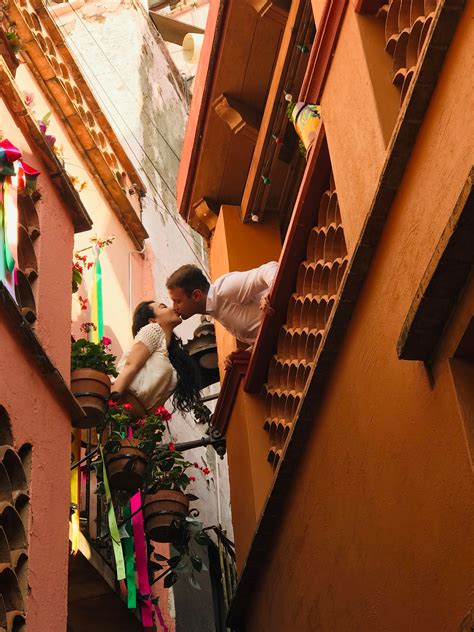 Callejón del beso Guanajuato | Callejon del beso, Viajar en pareja ...