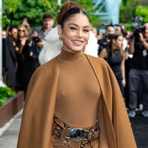 Stella Hudgens Und Freund Stella And Her Boyfriend