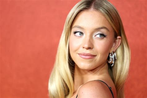 Actress Sydney Sweeney 60 Photos - Moonagedaydream.film