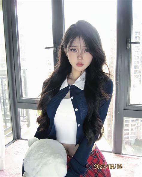 Cute asian girl : r/prettyasiangirls