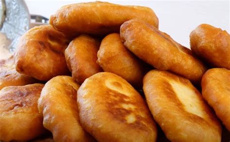 Жареные пирожки с картошкой и луком на сковороде рецепт с фото пошагово