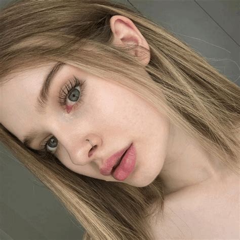 Comatozze (Uma North) — биография, Fansly, факты, соцсети