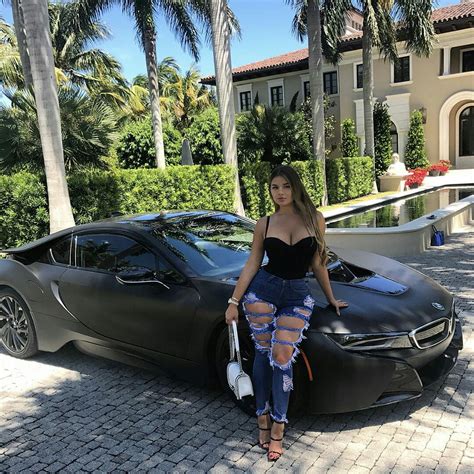 Pin de KUMAR en Anastasia Kvitko | Modelos rusas, Chicas de coches, Bikinis