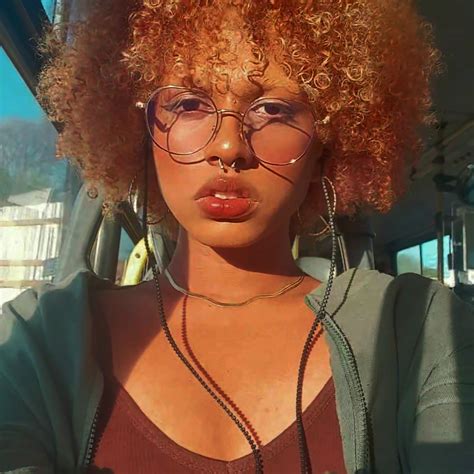 Lyracr0w0-vip Serviços, Packs, Fotos, Vídeos e Perfis