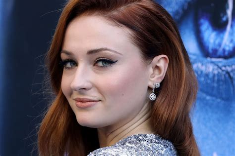 Celebrities With Red Hair Blue Eyes And Fair Skin - Infoupdate.org