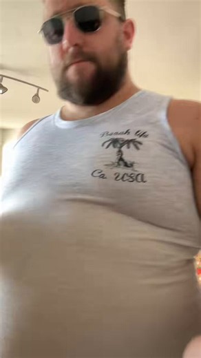 Want to see a FAT BOY EAT?! See how this feedee stuffs his gut! My link is available in my bio! #fat #belly #weightgain #malebody #feedee https://t.co/AXtqbxT9FQ